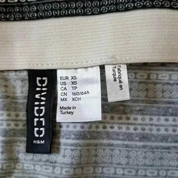 ❤️ Black and White Pencil Knit Skirt H&M Divided - Picture 3 of 6